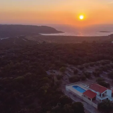 3 Bedroom Awesome In Pelegrin Hébergement de vacances *
