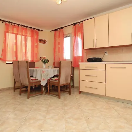 3 Bedroom Awesome In Pelegrin Vela Luka