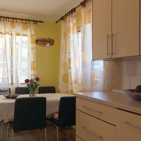 Hébergement de vacances 3 Bedroom Awesome In Pelegrin *