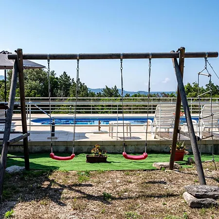 Hébergement de vacances 3 Bedroom Awesome In Pelegrin