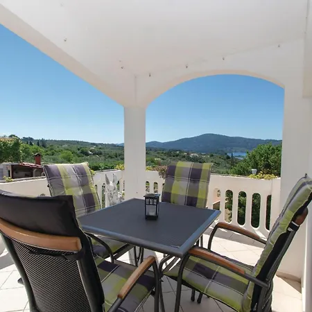 3 Bedroom Awesome In Pelegrin * Vela Luka