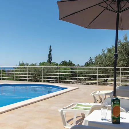 Hébergement de vacances 3 Bedroom Awesome In Pelegrin
